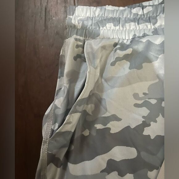 Thrive Societe Printed Jogger Pant in Blue Camo Loose Fit Cuffed MSRP $68 NWT - Picture 5 of 6